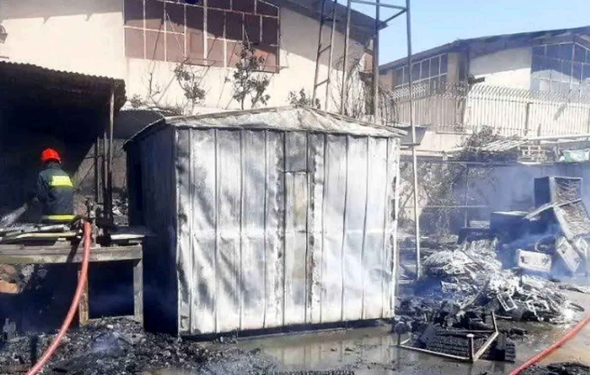 مصدومیت دو کارگر در آتشسوزی کارخانه «کولرسازی پاکدشت»