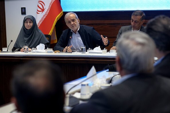پزشکیان: با فعالیت های شفاف محیط زیستی، رویکردهای امنیتی در این حوزه زدوده خواهد شد