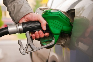معاون محیط زیست از گوگرد بالای بنزین در تهران انتقاد کرد