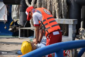 مانور جستجو و نجات و مقابله با آلودگی نفتی دریا