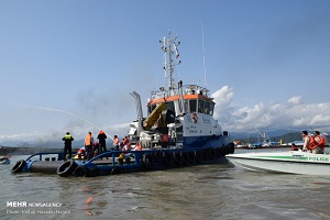 مانور جستجو و نجات و مقابله با آلودگی نفتی دریا در بندر آستارا برگزار شد