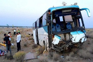 کشته و زخمی شدن ۳۲ نفر بر اثر تصادف اتوبوس حامل زائران ایرانی در شلمچه