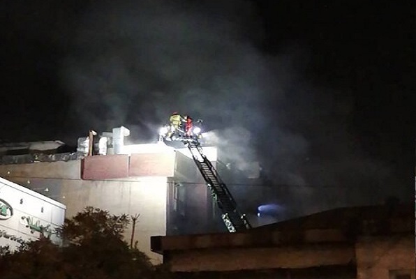 🎥تصاویری از آتش‌سوزی و انفجار در یک مرکز درمانی در شمال تهران