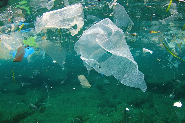 ۱۰ کشوری که بیشترین ضایعات پلاستیکی را به اقیانوس می‌ریزند
