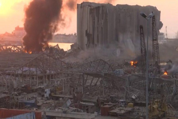 انفجار و آتش‌سوزی مهیب در بندر بیروت