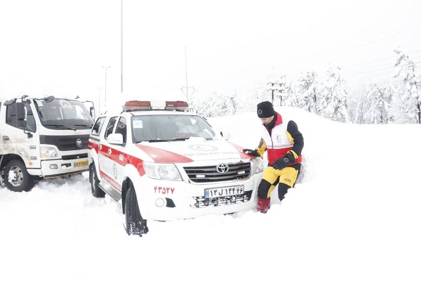 ۱۰۴۴ نفر گرفتار در برف و کولاک امدادرسانی شدند