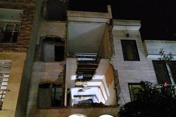 تخریب و آوار ۲ ساختمان قدیمی در تهران