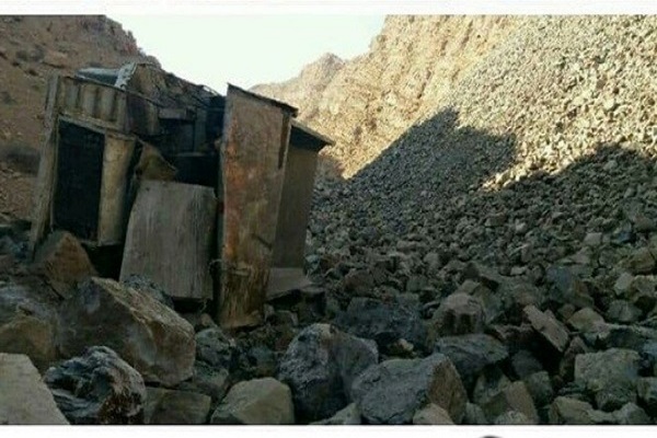 کشته شدن ۲ کارگر بر اثر واژگونی کامیون در شرکت آلومینای ایران در جاجرم