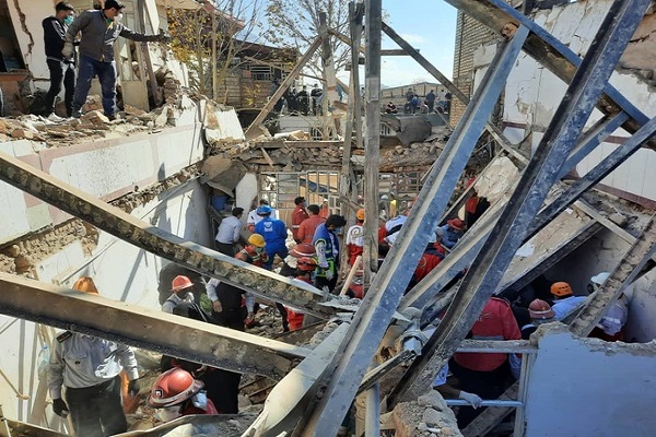 کشته و زخمی شدن ۱۴ نفر بر اثر انفجار منزل مسکونی در خرم آباد