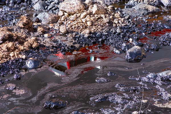 شکستگی لوله نفت در میانکوه اردل