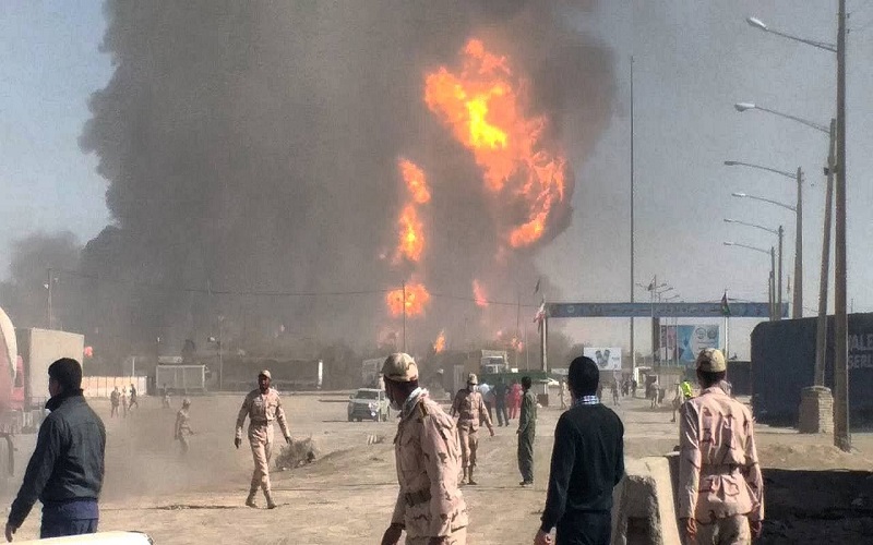 انفجار در مرز اسلام قلعه افغانستان آتشی عظیم به پا کرده است / تعداد مصدومان حریق گمرک اسلام قلعه مشخص نیست
