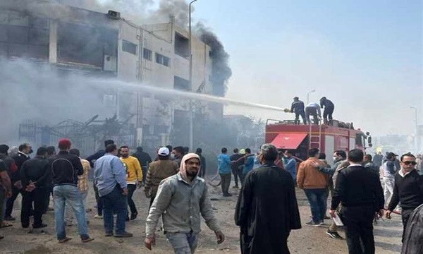 مرگ ۲۰ کارگر و زخمی شدن ۲۴ کارگر در آتش‌سوزی یک کارخانه در مصر