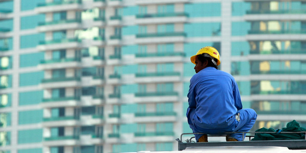 افزایش ۲۵درصدی دستمزد کارگران در قطر/ تغییر قانون کار به نفع کارگران است