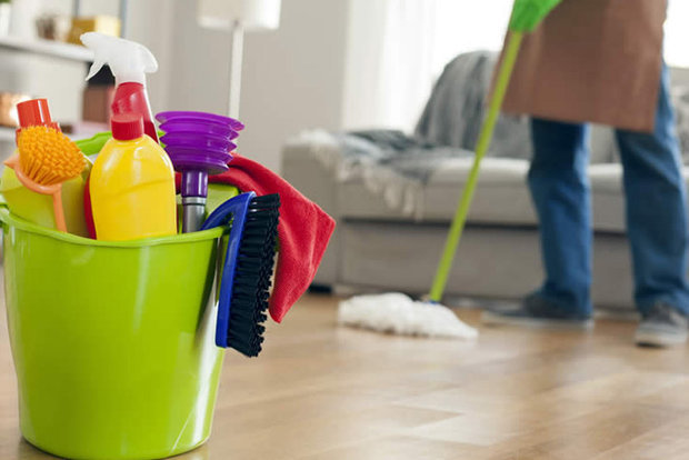 رعایت‌نکردن اصول ایمنی در خانه تکانی موجب کمردرد و آسیب‌های فیزیکی می‌شود