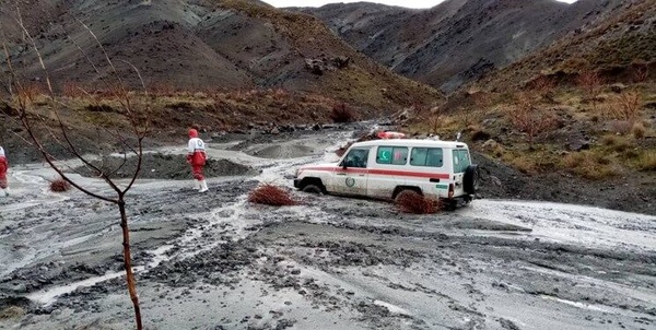 نجات هفت معدنچی گرفتار شده در سیلاب روداب سبزوار
