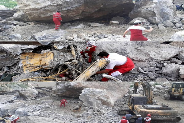 ریزش صخره از کوه در قطعه دوم آزادراه تهران-شمال و جان باختن ۲ کارگر