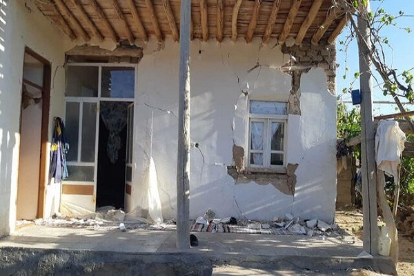 “سنخواست” از بامداد امروز روی خط زلزله/مصدومیت ۱۴ نفر بر اثر زلزله