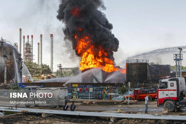 دومین روز آتش‌سوزی پالایشگاه نفت تهران