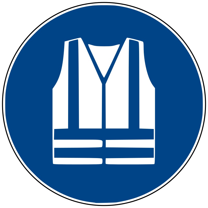 استفاده از لباس شب نما الزامی است