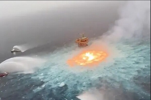 مهار آتش سوزی مهیب در خلیج مکزیک