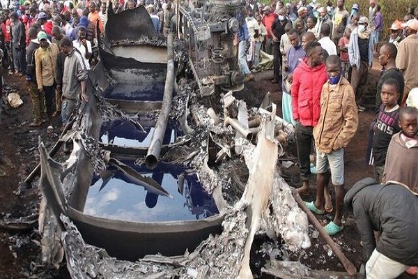 انفجار تانکر سوخت در کنیا ۱۳ قربانی گرفت