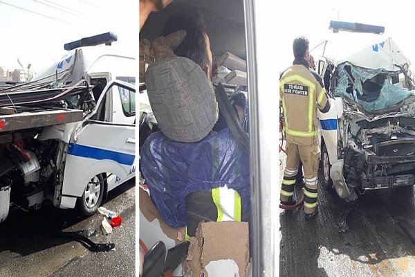 مصدومیت و مرگ دو تکنسین آمبولانس در تصادف با کامیون