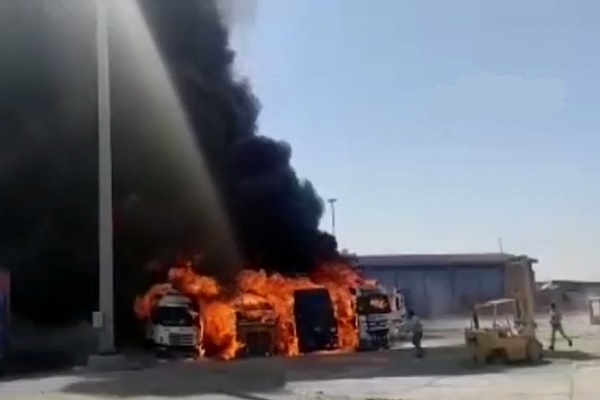 📽 ویدئو / آتش سوزی چند کامیون در گمرک دوغارون