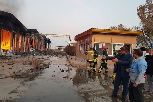 آتش سوزی یک واحد تولیدی در شهرک صنعتی خرمدشت مهار شد
