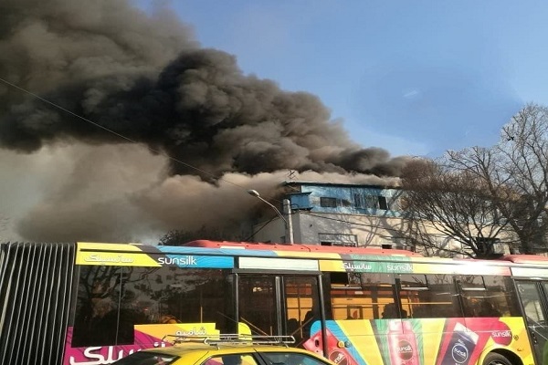 آتش سوزی مسافرخانه در میدان راه آهن تهران جان یک نفر را گرفت
