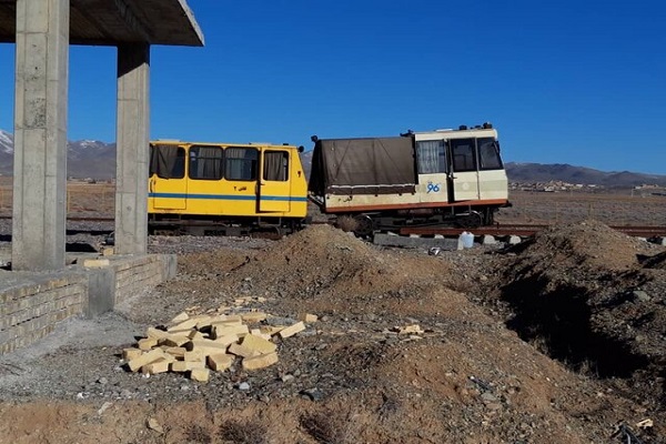 واژگونی «درزین» حامل کارگران راه‌آهن در محور جاده یولاق ساوه ۶ نفر را مصدوم کرد