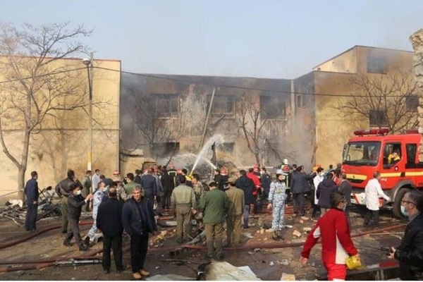 سقوط جنگنده آموزشی در تبریز جان ۳ نفر را گرفت / پایان عملیات آواربرداری در محل سقوط جنگنده آموزشی