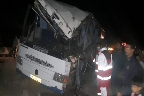 واژگونی اتوبوس حامل کارگران چادر ملو/ ۲۰ حادثه دیده