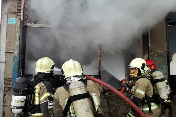 وقوع دو حادثه آتش‌سوزی با مواد اشتعال‌زا/ کارگران جان سالم به در بردند