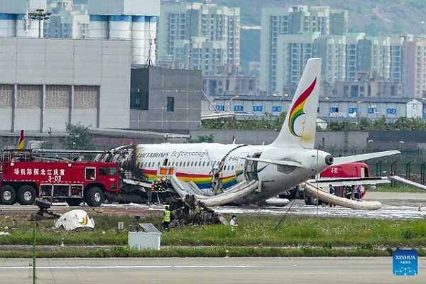 ۲۵ زخمی در پی خروج هواپیمای مسافربری از باند در چین