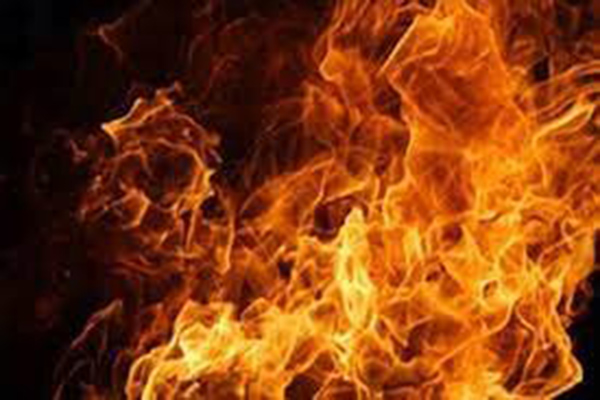 آتش سوزی در کارخانه مواد شوینده در شکوهیه قم با چهار کشته و هفت مصدوم