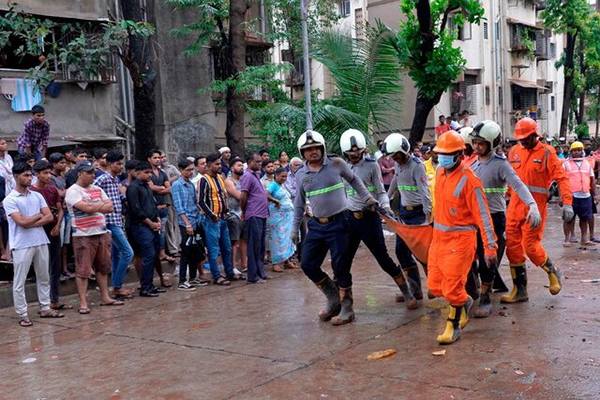 ریزش ساختمان در بمبئی؛ ۱۹ کشته و ادامه عملیات امدادونجات