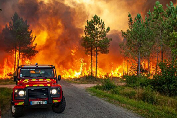 آتش‌سوزی‌های جنگلی هزاران اروپایی را فراری داد
