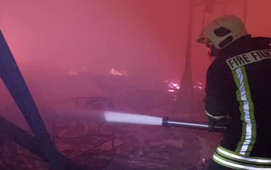 📽 ویدئو / آتش سوزی در کارخانه ام دی اف