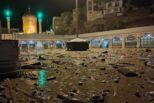 جاری شدن سیلاب و رانش زمین در امام‌زاده داوود تهران