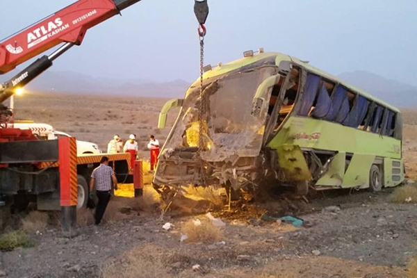 واژگونی اتوبوس در زنجان سه کوهنورد را به کام مرگ کشاند