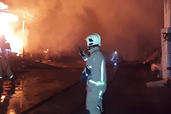 آتش سوزی در یک انبار کالا واقع در میدان خراسان