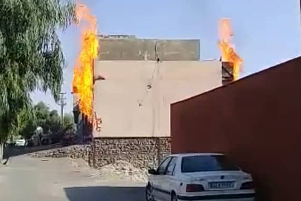 آتش سوزی در یک کارگاه شارژ سیلندر های گاز مایع واقع در جاده خاوران شهرک کاروان