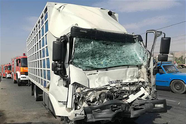 برخورد مرگبار کامیونت با تریلر در جاده خاوران