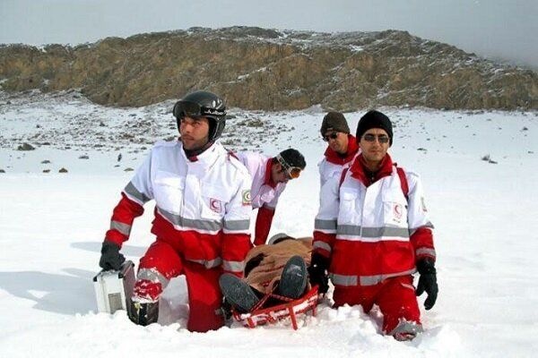نجات کارگران گرفتار شده معادن سمیرم و تایباد در برف و کولاک