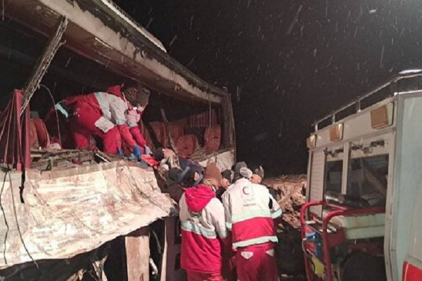 ۳ کشته و ۷ مصدوم بر اثر ریزش کوه در جاده اردبیل-سرچم
