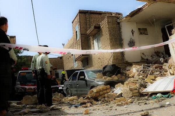 حادثه انفجار در دو منزل دو طبقه در اصفهان