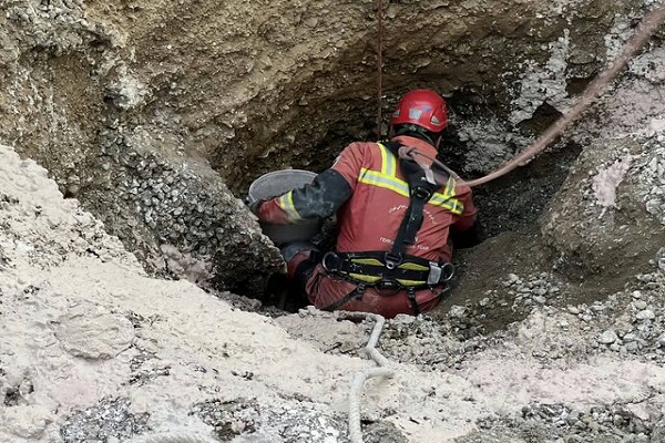 مرگ یک کارگر درپی ریزش دیواره‌های چاه در غرب تهران