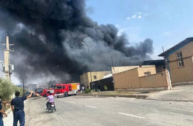 آتش‌سوزی در شهرک صنعتی ایوانکی/ بستری شدن ۵ مصدوم در بیمارستان گرمسار