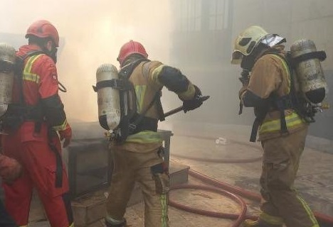 نجات ۷۰ نفر از شهروندان در پی آتش سوزی کارگاه صحافی