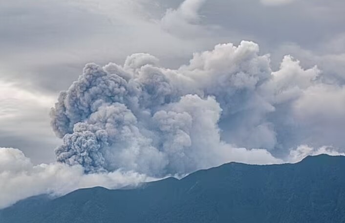 🎥ویدئو/ فوران مرگبار آتشفشان در اندونزی